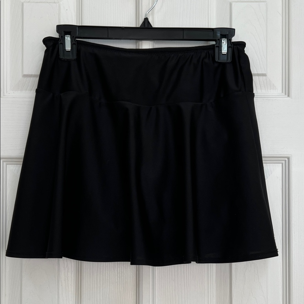 Sparkle Skirts running skirt with attached compression shorts . Good condition
